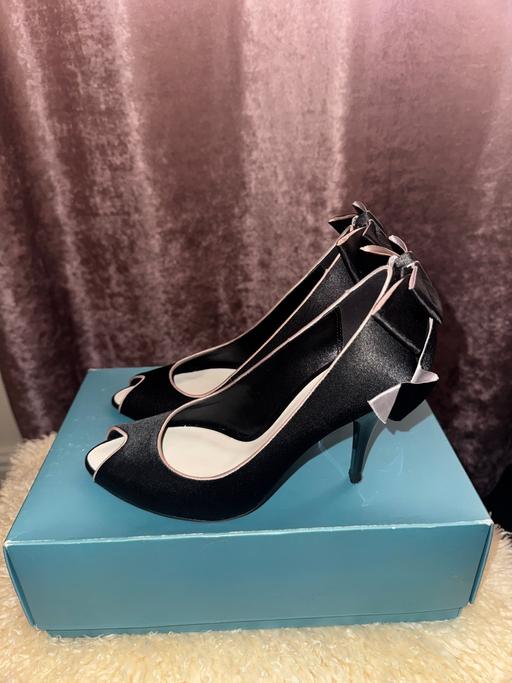 Buy & Sell Hadley Telford and Wrekin - Photos for Heels