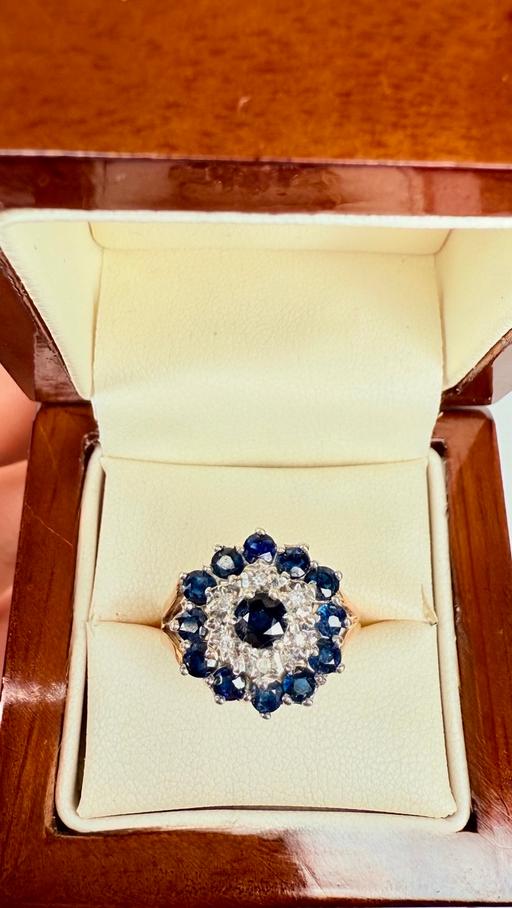 Buy & Sell Harrow on the Hill North West London - Photos for Exquisite 9ct Gold Sapphire and Diamond Ring