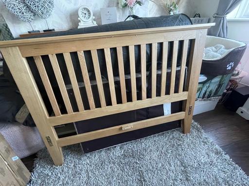 Buy & Sell Rowley Village Sandwell - Photos for Oak bed (head board and door board ) only