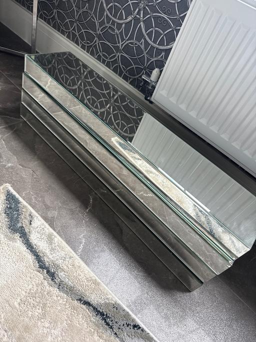 Buy & Sell Leigh Sports Village Wigan - Photos for Mirrored floating shelves