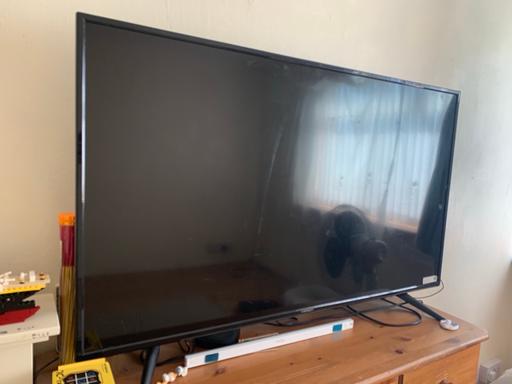 Buy & Sell Roby Knowsley - Photos for 50” Television