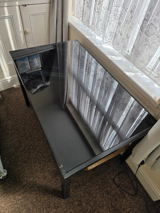 Buy & Sell Premier Business Park Walsall - Photos for Black Glass Dining Table + Chairs