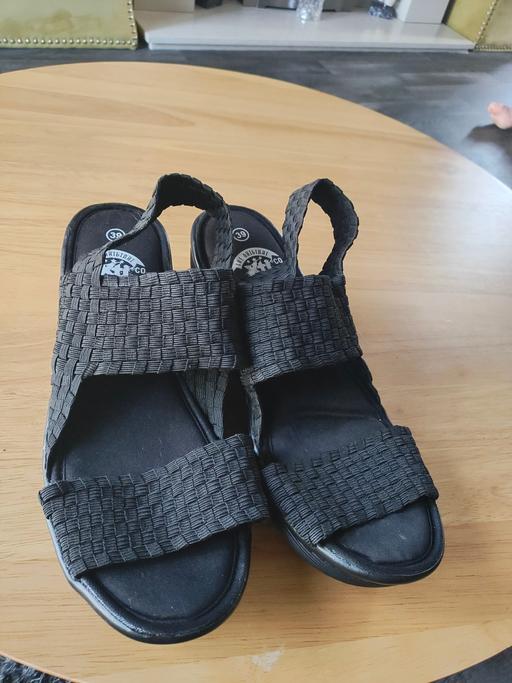 Buy & Sell Scholes Rotherham - Photos for Black wedge heel shoes size 6