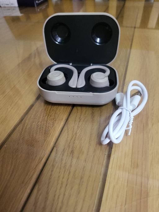 Buy & Sell Healey Rochdale - Photos for Sports Headphones Bluetooth In-Ear Headphones
