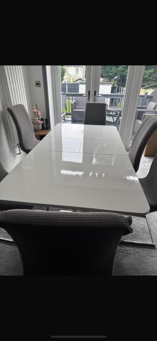 Buy & Sell Worsthorne Burnley - Photos for Dining table with 6 leather chairs