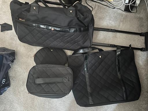 Buy & Sell Kent Medway - Kent - Photos for Travel wheeled holdall bag set black