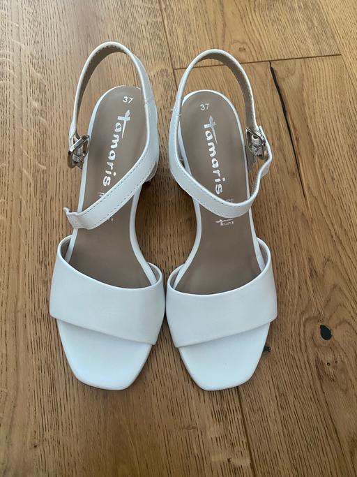 Buy & Sell New Malden Kingston upon Thames - Photos for White sandals - size 4 - new