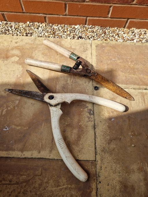 Buy & Sell Whittington Lichfield - Photos for 2 Pairs of garden shears