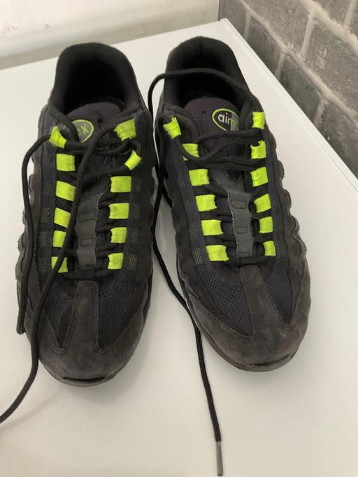 Buy & Sell Princes End Sandwell - Photos for Nike trainers