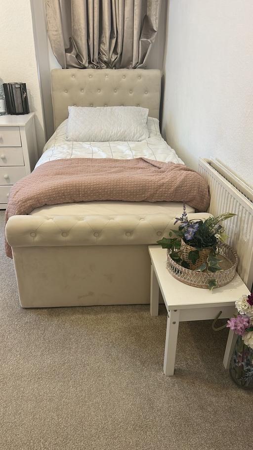 Buy & Sell North West London Harlesden - North West London - Photos for SINGLE OTTOMAN BED