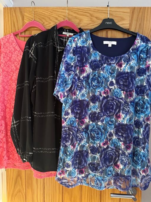 Buy & Sell New Eltham South East London - Photos for 3 pretty ladies tops 18