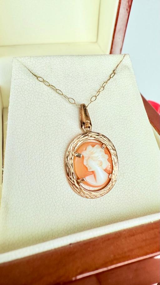 Buy & Sell Harrow on the Hill North West London - Photos for Vintage 9ct Gold Cameo Pendant Necklace