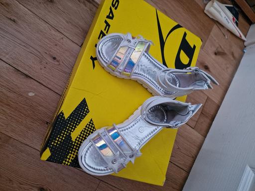 Buy & Sell Oadby and Wigston Leicestershire - Photos for Sandals for grils size 27