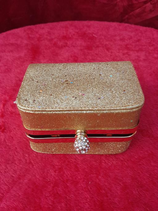 Buy & Sell Telford Telford and Wrekin - Photos for NEW GOLD GLITTER EVENING BAG