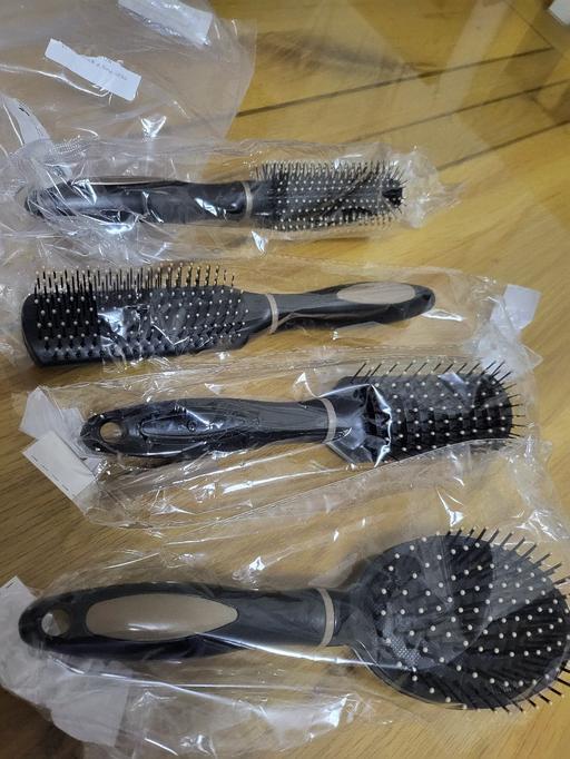 Buy & Sell Healey Rochdale - Photos for Pack of 4 Anti Static Massage Oval Comb Round