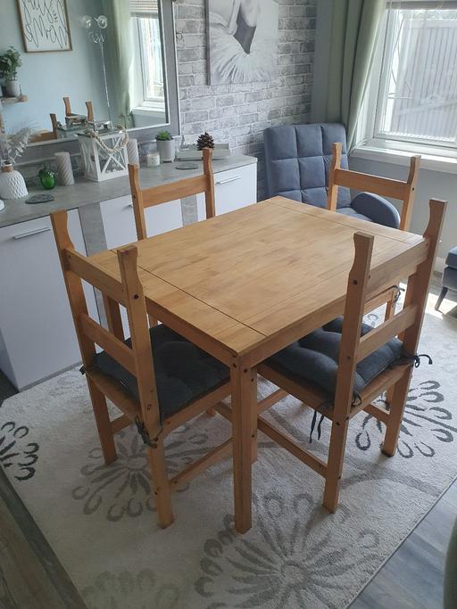 Buy & Sell South Yorkshire Doncaster - Photos for like new dinning table and 4 chairs