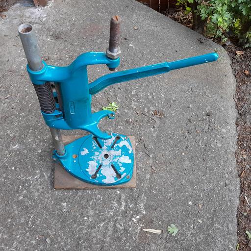 Buy & Sell Idle Bradford - Photos for black and decaer drill stand