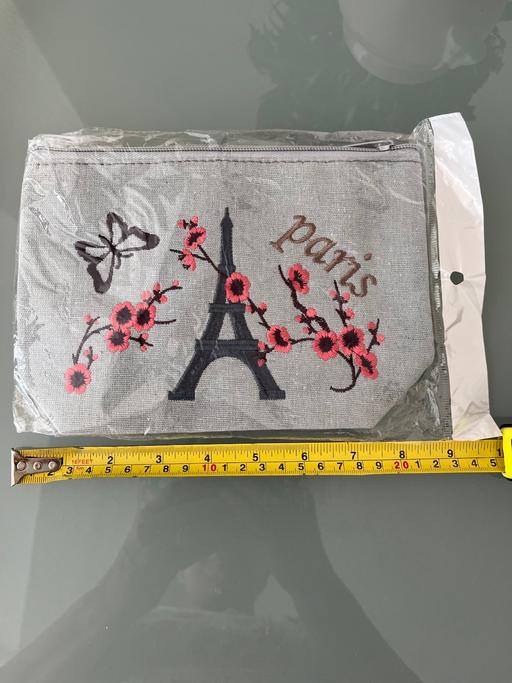 Buy & Sell Ettingshall Park Wolverhampton - Photos for PARIS MAKEUP BAG/PENCIL CASE