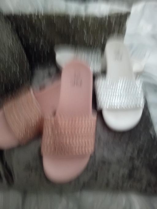 Buy & Sell Halewood Knowsley - Photos for 2 Pairs Diamonte Sliders