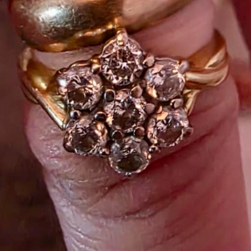 Buy & Sell Blackfield New Forest - Photos for Beautiful 18 ct gold 1ct diamond ring