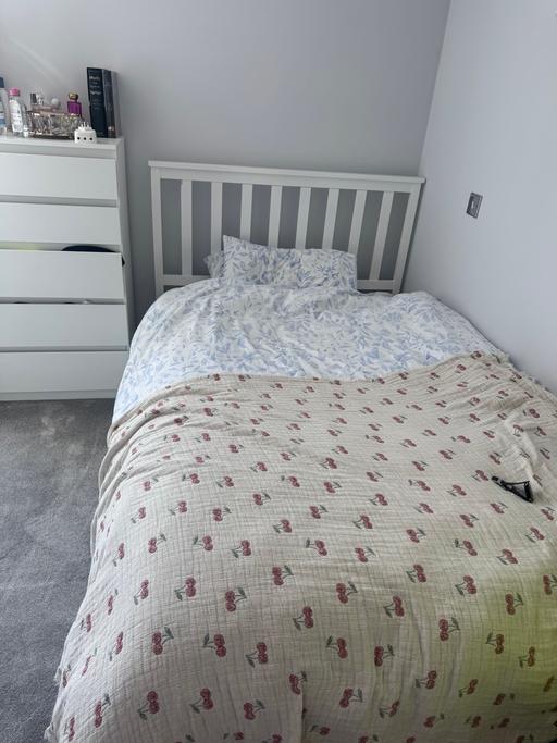 Buy & Sell Chertsey Runnymede - Photos for SMALL DOUBLE OTTOMAN BED 