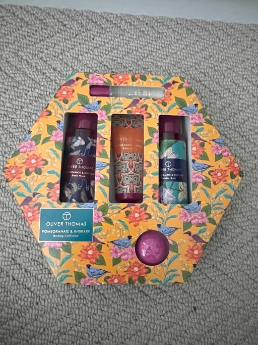 Buy & Sell Bradley Fold Bury - Photos for Oliver Thomas bath and body gift set