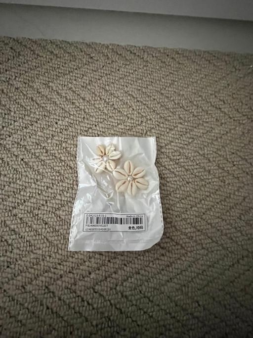 Buy & Sell Bradley Fold Bury - Photos for She’ll flower earrings
