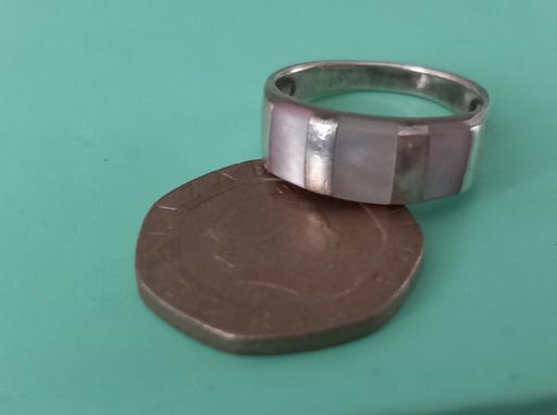 Buy & Sell Thatto Heath Saint Helens - Photos for Sterling silver M&S inlaid shell ring