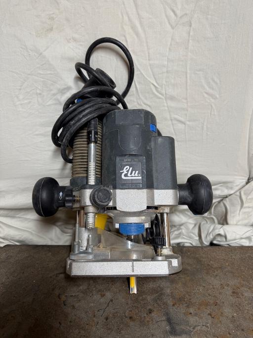 Buy & Sell Ireland Central Bedfordshire - Photos for ELU 1/4 Inch Router 110V