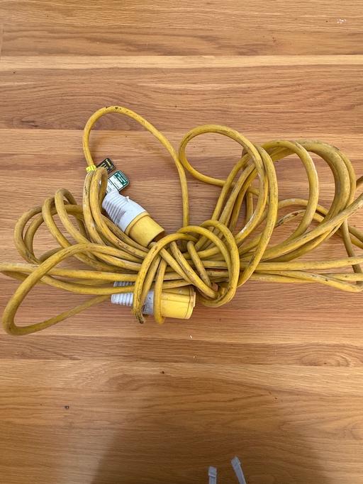 Buy & Sell Haynes Central Bedfordshire - Photos for 11V extension lead