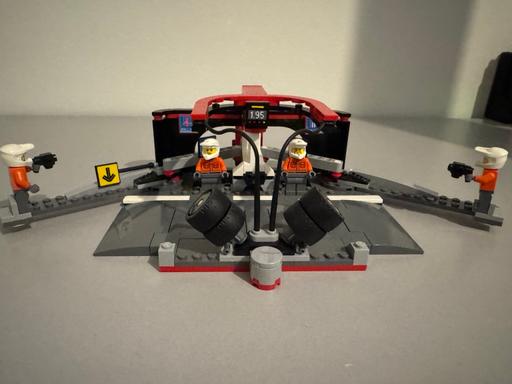 Buy & Sell Kirkmuirhill South Lanarkshire - Photos for Lego Ferrari F1 Pit Stop