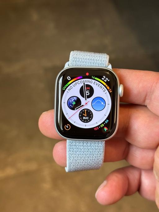 Buy & Sell Maryland East London - Photos for Apple Watch Series 10 Silver 42 MM