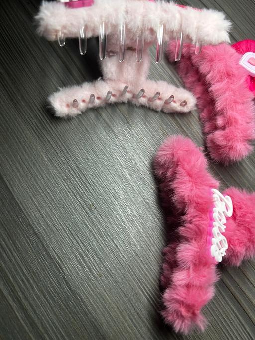 Buy & Sell Smethwick Sandwell - Photos for Barbie pink hair clips