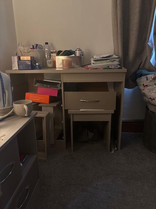 Buy & Sell Thornton Bradford - Photos for Dressing table and stool