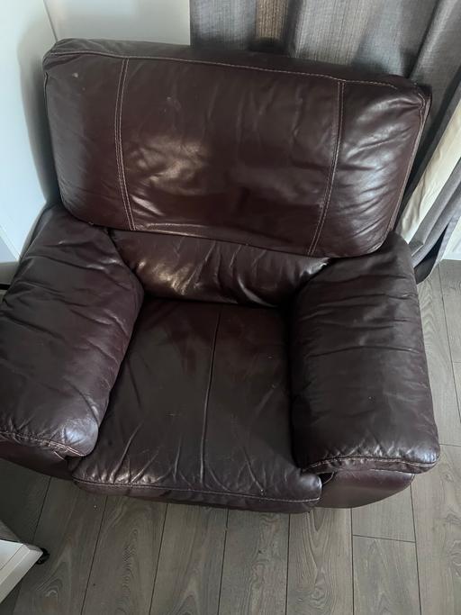 Buy & Sell Rayners Lane North West London - Photos for Large DFS Electric Recliner Leather Sofa.