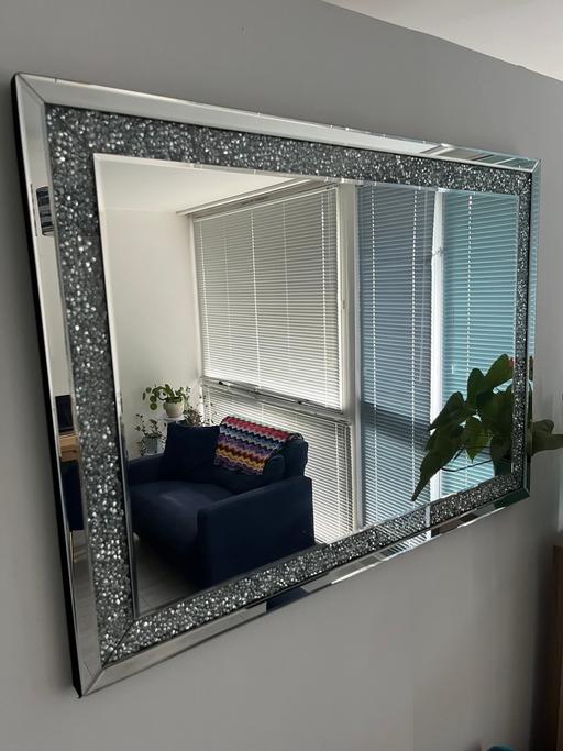 Buy & Sell Fitzrovia Central London - Photos for Hanging wall mirror