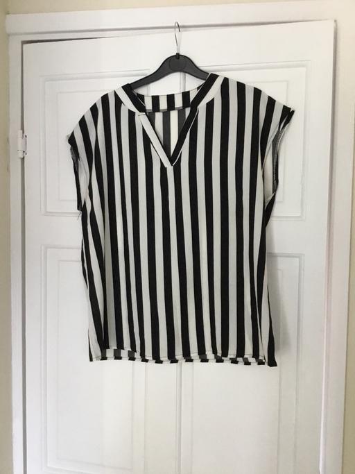 Buy & Sell Willenhall Walsall - Photos for Sleeveless blouse. 12