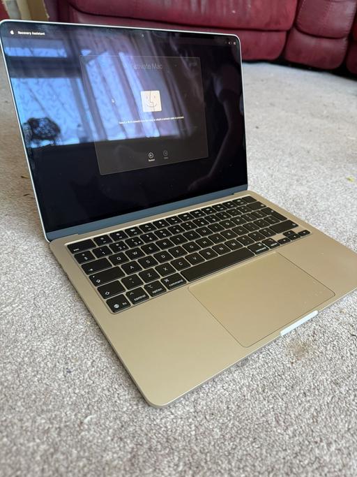 Buy & Sell Moxley Walsall - Photos for Mint Condition Macbook Air M4