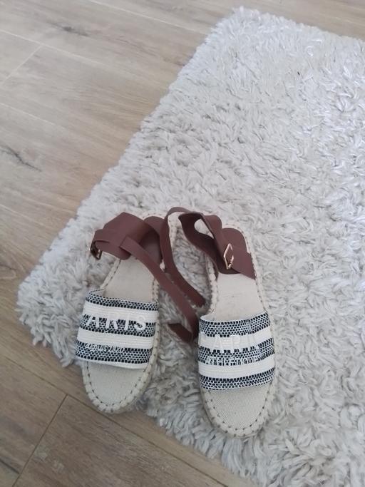 Buy & Sell Bells Mill Dudley - Photos for size 7 sandals fasten round ankle