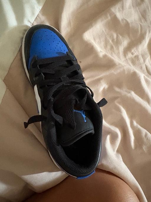 Buy & Sell Hackney Wick East London - Photos for Size 4.5 airjordans 1 low