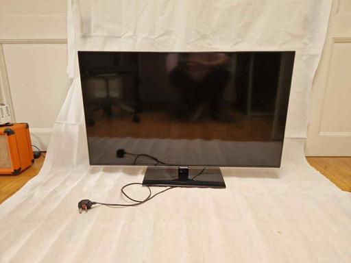 Buy & Sell South East London Grove Park - South East London - Photos for Panasonic Viera TX-40C300B LED HD 1080p TV