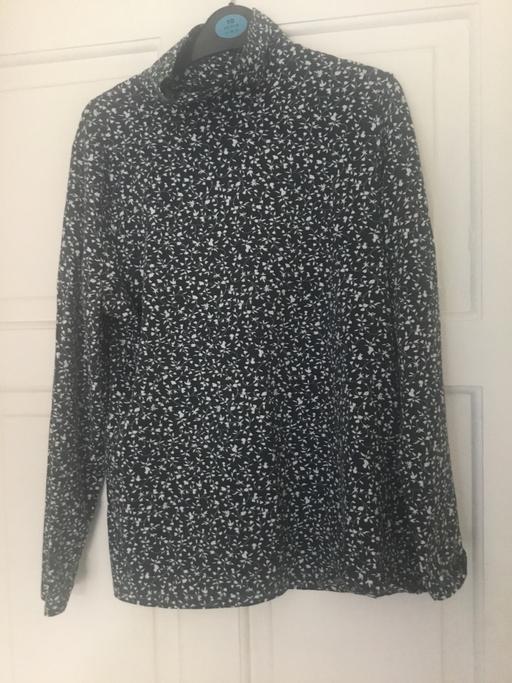 Buy & Sell Willenhall Walsall - Photos for M&S stretchy top 12/14