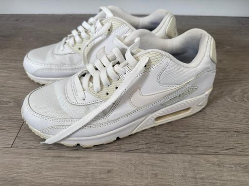 Buy & Sell Commercial Road East London - Photos for Nike Air Max White Size 7