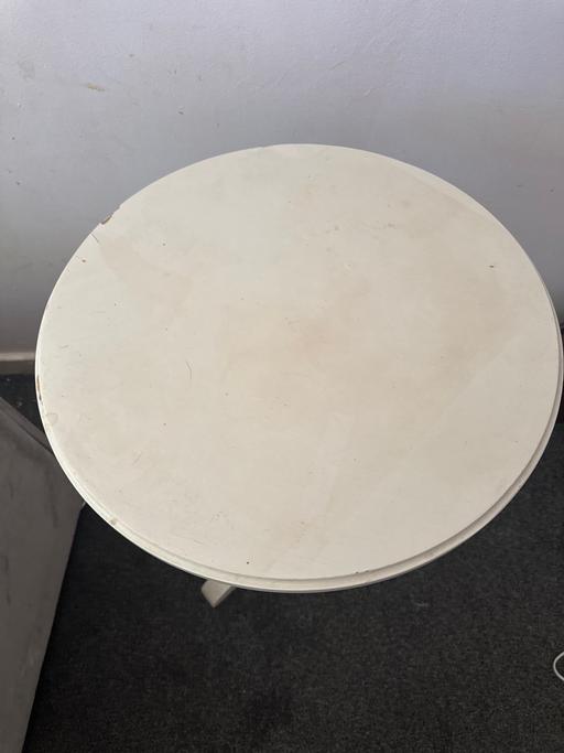 Buy & Sell Blakenhall Wolverhampton - Photos for Small White round table