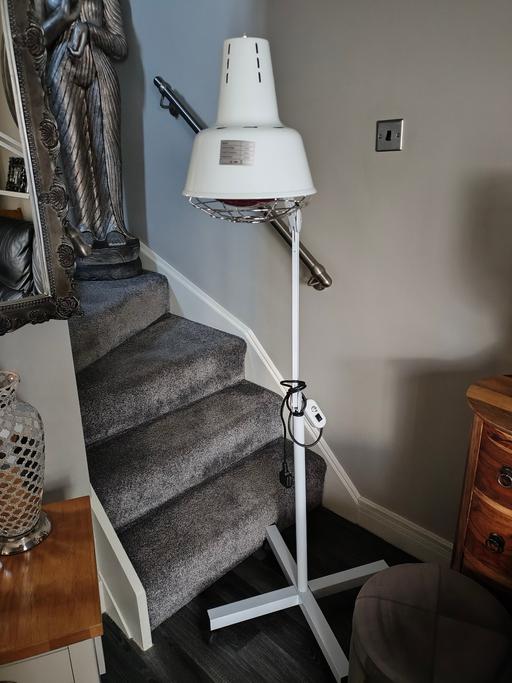 Buy & Sell Scholes Rotherham - Photos for Large adjustable info red heat lamp