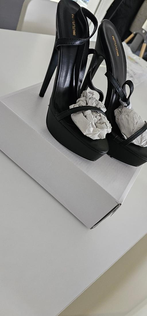 Buy & Sell Smethwick Sandwell - Photos for Strap heels
