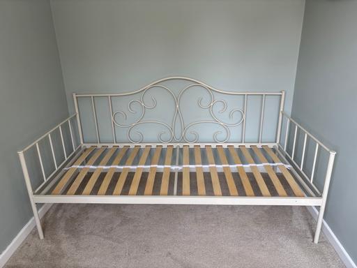Buy & Sell Quine`s Hill Douglas - Photos for bed with mattress