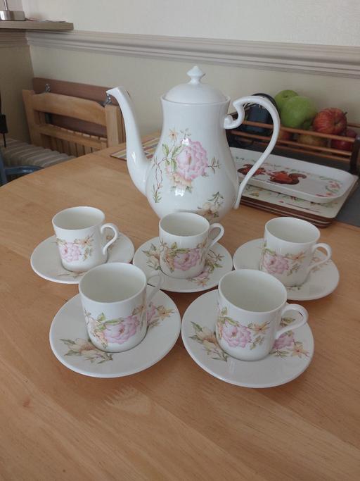 Buy & Sell Netherton Dudley - Photos for teapot and cups and saucers