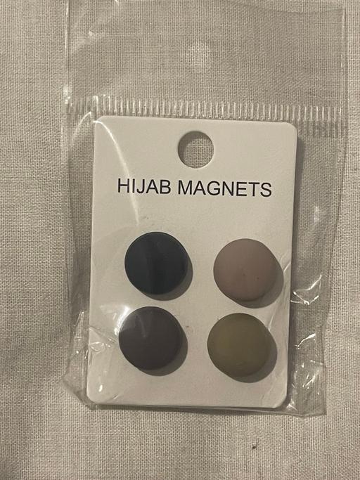 Buy & Sell Cranham East London - Photos for Very Strong Hijab Magnets