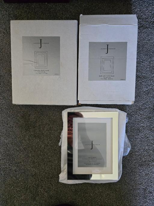 Buy & Sell Oldbury Sandwell - Photos for 2 Jasper Conran silver box photo frames - new